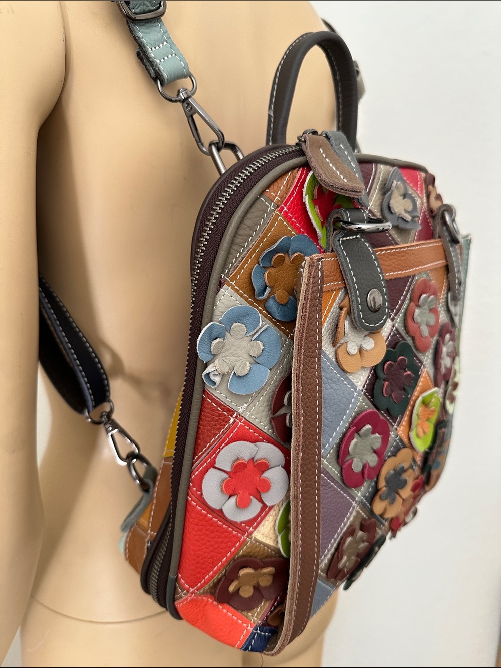 Vera Pelle Multicolor Floral Patchwork Leather Backpack NWOT - Picture 2 of 10
